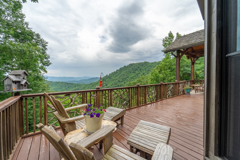 Franklin, North Carolina, 28734, United States, 3 Bedrooms Bedrooms, ,5 BathroomsBathrooms,Residential,Active,2043448