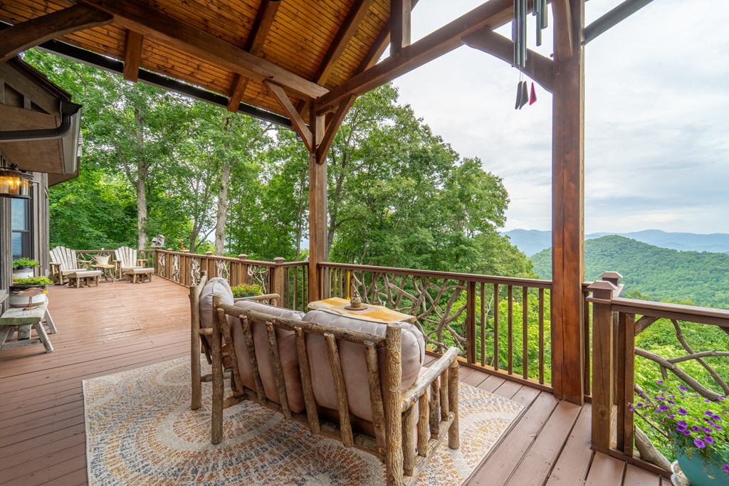 Franklin, North Carolina, 28734, United States, 3 Bedrooms Bedrooms, ,5 BathroomsBathrooms,Residential,Active,2043448