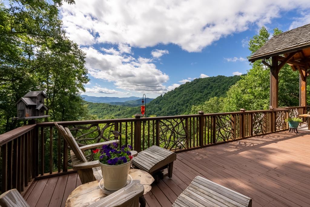 Franklin, North Carolina, 28734, United States, 3 Bedrooms Bedrooms, ,5 BathroomsBathrooms,Residential,Active,2043448