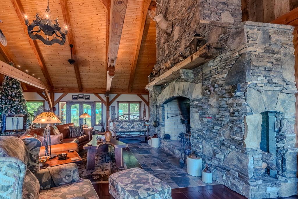 Franklin, North Carolina, 28734, United States, 3 Bedrooms Bedrooms, ,5 BathroomsBathrooms,Residential,Active,2043448