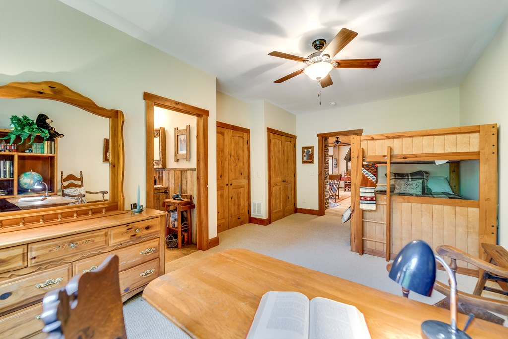 Franklin, North Carolina, 28734, United States, 3 Bedrooms Bedrooms, ,5 BathroomsBathrooms,Residential,Active,2043448