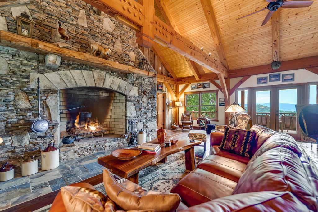 Franklin, North Carolina, 28734, United States, 3 Bedrooms Bedrooms, ,5 BathroomsBathrooms,Residential,Active,2043448