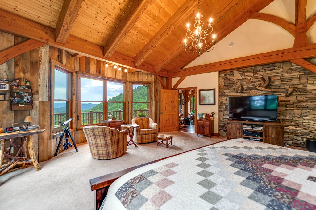Franklin, North Carolina, 28734, United States, 3 Bedrooms Bedrooms, ,5 BathroomsBathrooms,Residential,Active,2043448