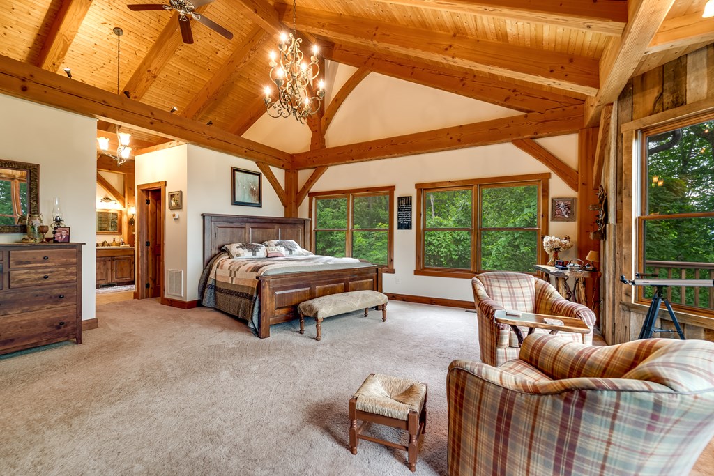 Franklin, North Carolina, 28734, United States, 3 Bedrooms Bedrooms, ,5 BathroomsBathrooms,Residential,Active,2043448