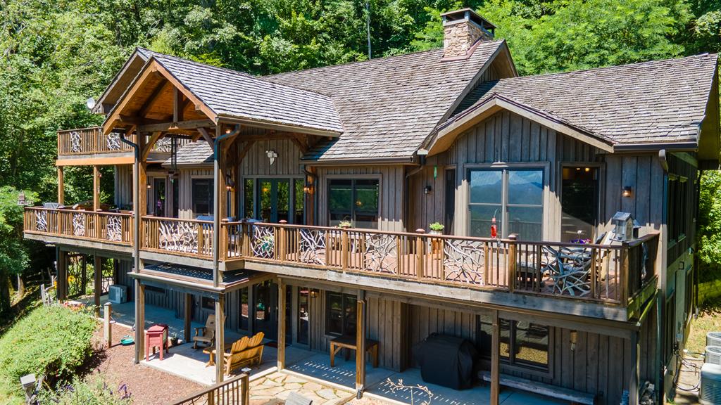 Franklin, North Carolina, 28734, United States, 3 Bedrooms Bedrooms, ,5 BathroomsBathrooms,Residential,Active,2043448