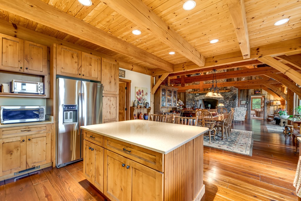 Franklin, North Carolina, 28734, United States, 3 Bedrooms Bedrooms, ,5 BathroomsBathrooms,Residential,Active,2043448
