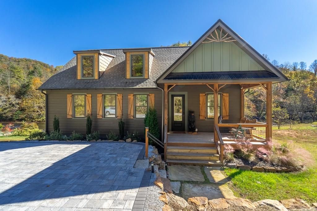 Photo of 186 Grayling Dr, Cullowhee, NC 28723 (MLS # 26042567)