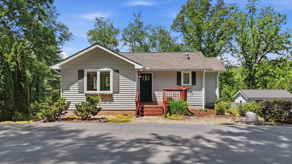 129 Hollyview Circle