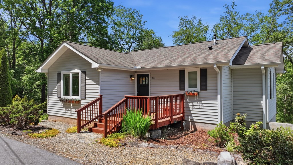 129 Hollyview Circle