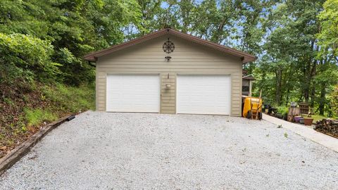 Photo of 207 Ives Lane, Franklin, NC 28734 (MLS # 26041307)