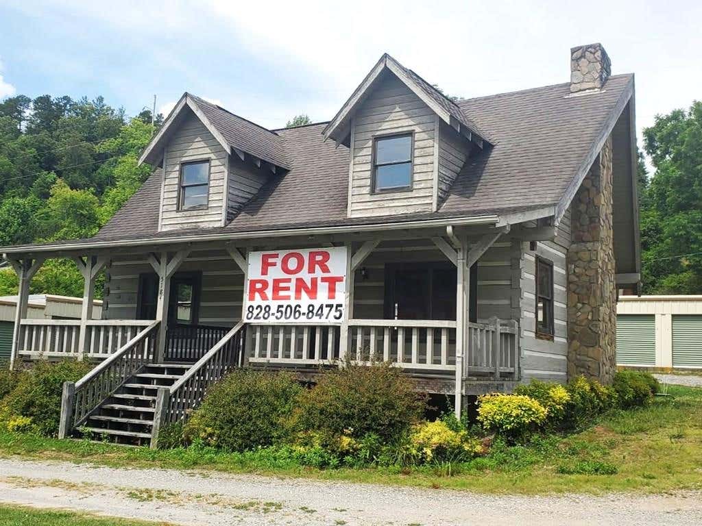 Photo of 15 Black Wolf Rdg, Whittier, NC 28789 (MLS # 26047814)