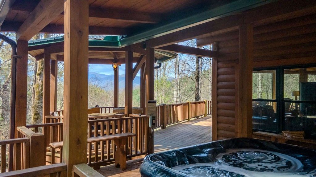 Photo of 712 Smoky Cove Rd, Whittier, NC 28789 (MLS # 26046855)