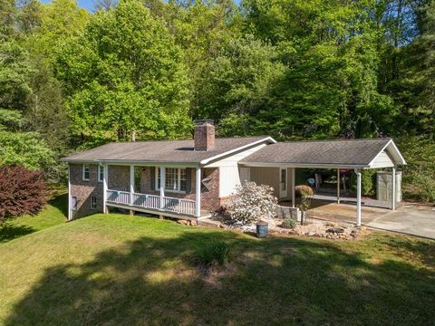 Photo of 17 Foothill Road, Sylva, NC 28779 (MLS # 26047083)