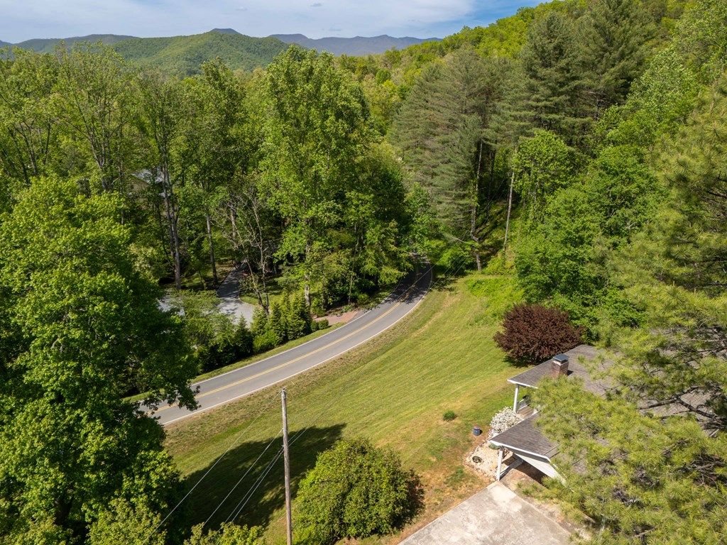 Photo of 17 Foothill Road, Sylva, NC 28779 (MLS # 26047083)