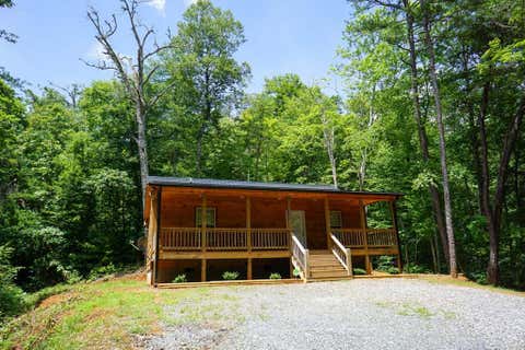 Photo of 1621 Mountain Laurel Rd, Whittier, NC 28789 (MLS # 26047986)