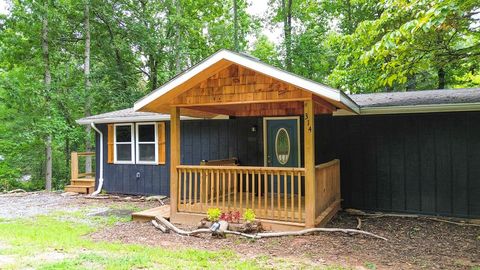 Photo of 314 Mcdonald Rd, Franklin, NC 28734 (MLS # 26042951)