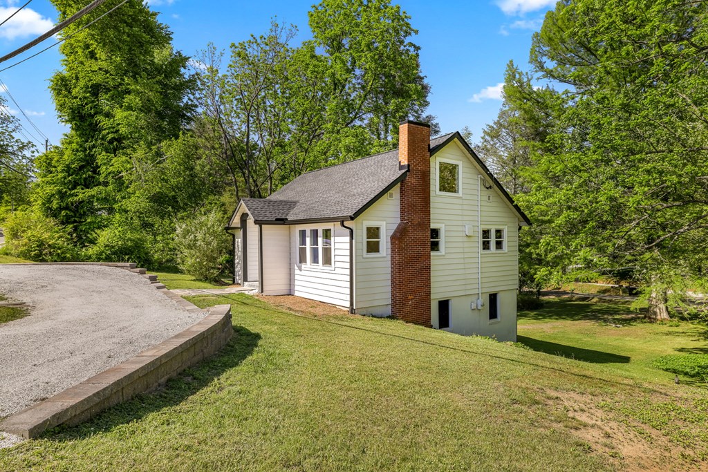 523 Harrison Ave