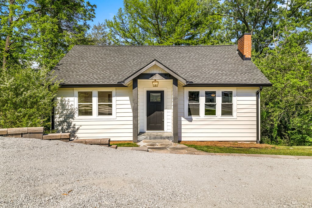 523 Harrison Ave
