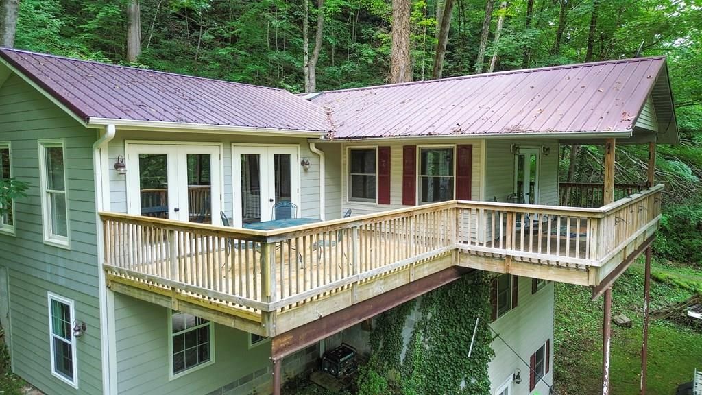 Photo of 88 Vistawilla Dr, Glenville, NC 28736 (MLS # 26041628)