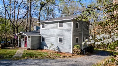 Photo of 1862 Corbin Rd, Franklin, NC 28734 (MLS # 26046898)
