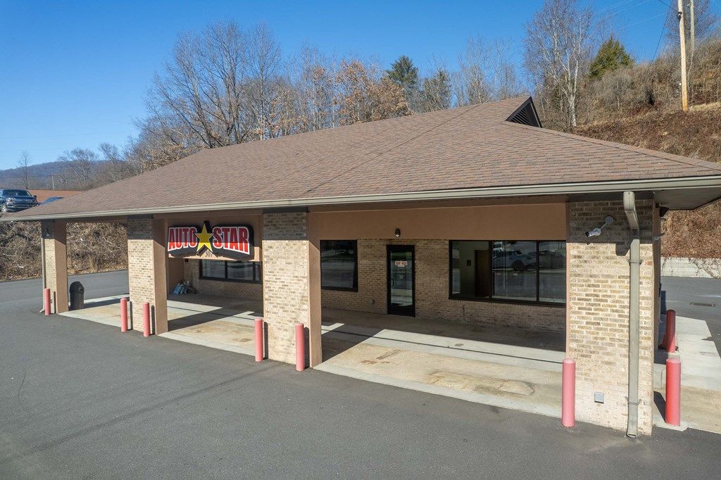 Photo of 307 E. Main Street, Sylva, NC 28779 (MLS # 26043177)