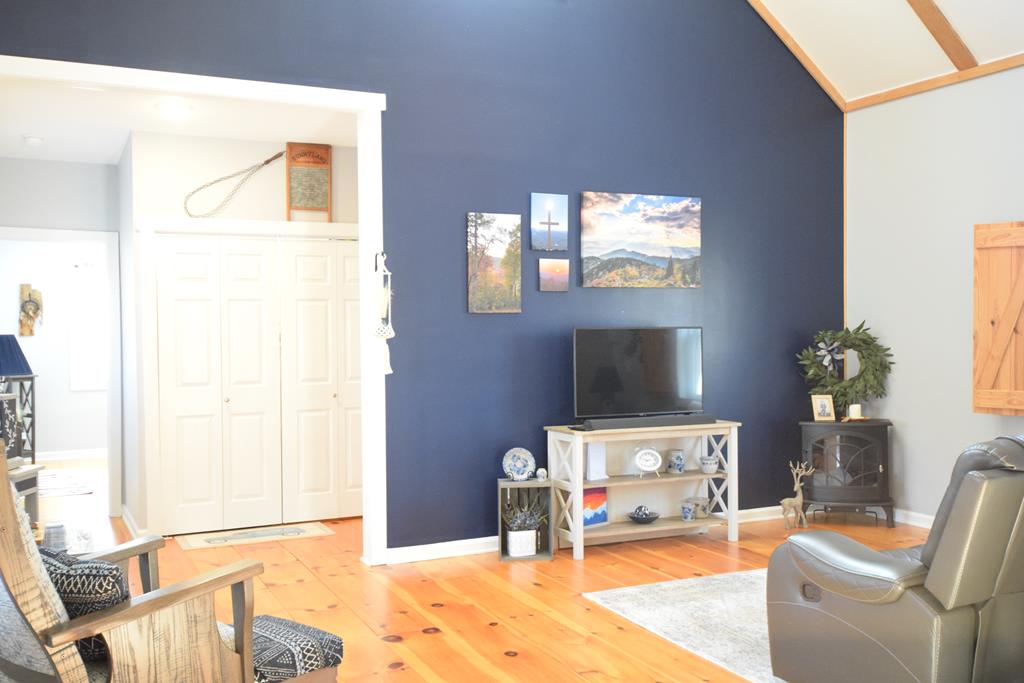 Bryson City, North Carolina 28713, United States, 1 Bedroom Bedrooms, ,1 BathroomBathrooms,Residential,Active,95349