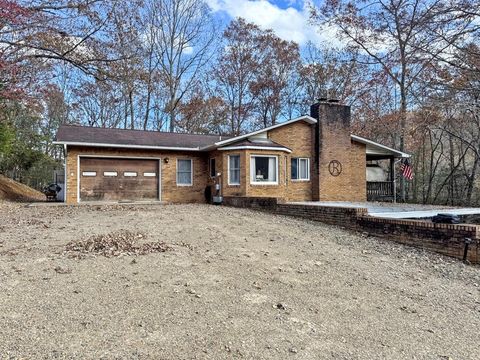 Photo of 89 Nettie Hurst Rd, Franklin, NC 28734 (MLS # 26042635)