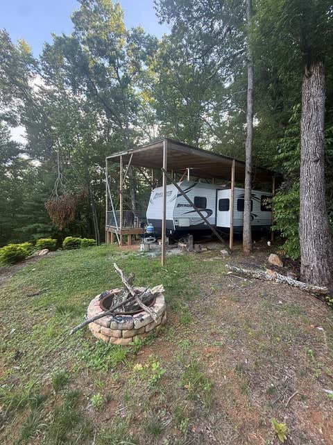 Photo of 1006 Davis Road, Otto, NC 28763 (MLS # 26047756)