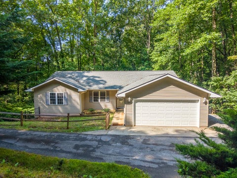 Photo of 150 Maclor Forest Cir, Franklin, NC 28734 (MLS # 26048245)
