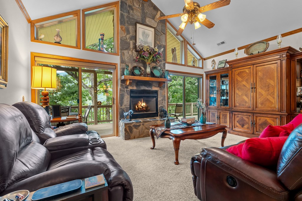 Whittier, North Carolina 28789, United States, 2 Bedrooms Bedrooms, ,2 BathroomsBathrooms,Residential,Active,179443