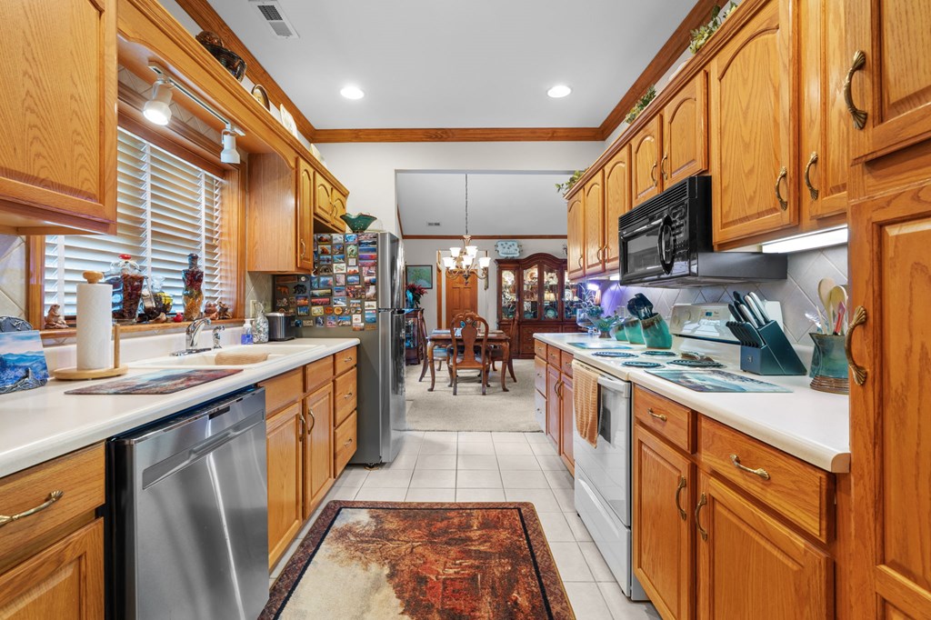 Whittier, North Carolina 28789, United States, 2 Bedrooms Bedrooms, ,2 BathroomsBathrooms,Residential,Active,179443