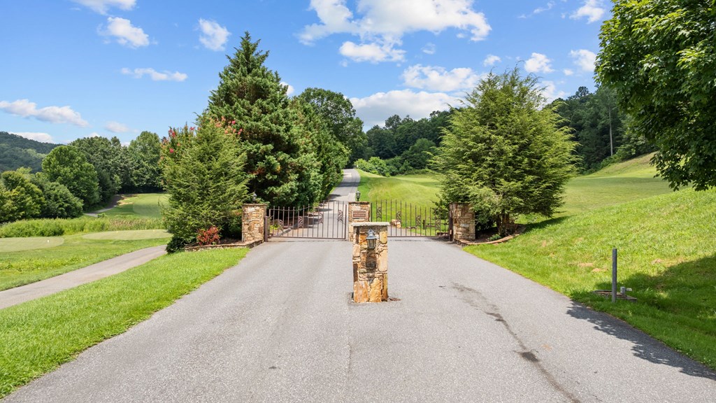 Whittier, North Carolina 28789, United States, 2 Bedrooms Bedrooms, ,2 BathroomsBathrooms,Residential,Active,179443