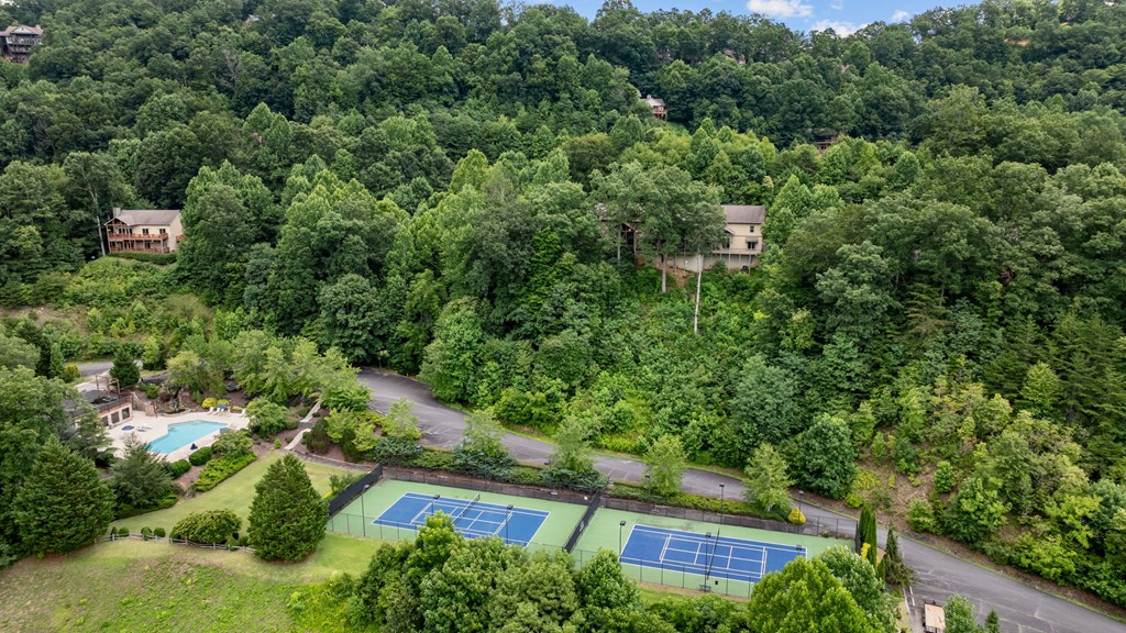 Whittier, North Carolina 28789, United States, 2 Bedrooms Bedrooms, ,2 BathroomsBathrooms,Residential,Active,179443