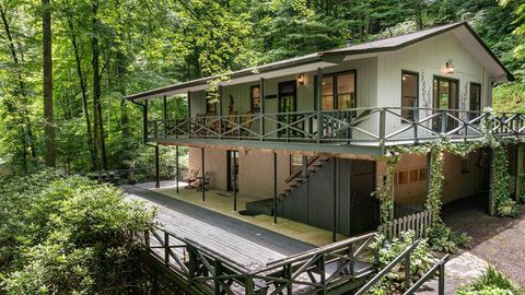 Photo of 270 Waterfall Lane, Franklin, NC 28734 (MLS # 26042916)
