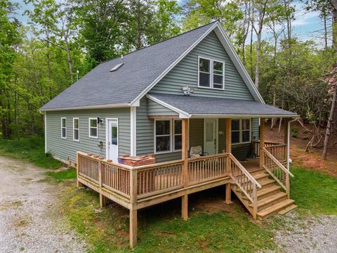 Photo of 48 Rose Creek Cove Rd, Franklin, NC 28734 (MLS # 26041897)