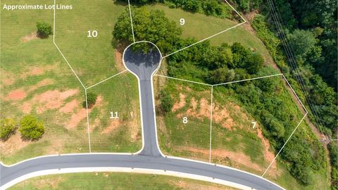 Photo of Lot 7 Scenic Ridge Circle, Franklin, NC 28734 (MLS # 26037800)