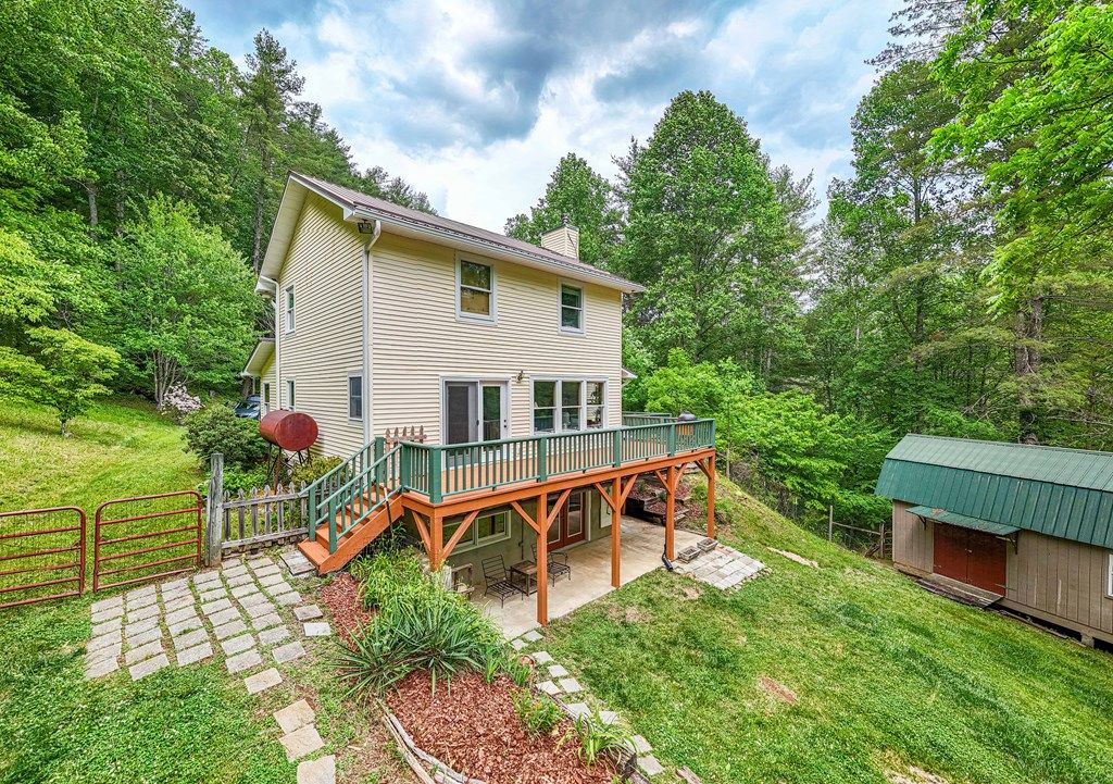 Photo of 658 Tilley Creek Rd, Cullowhee, NC 28723 (MLS # 26047349)
