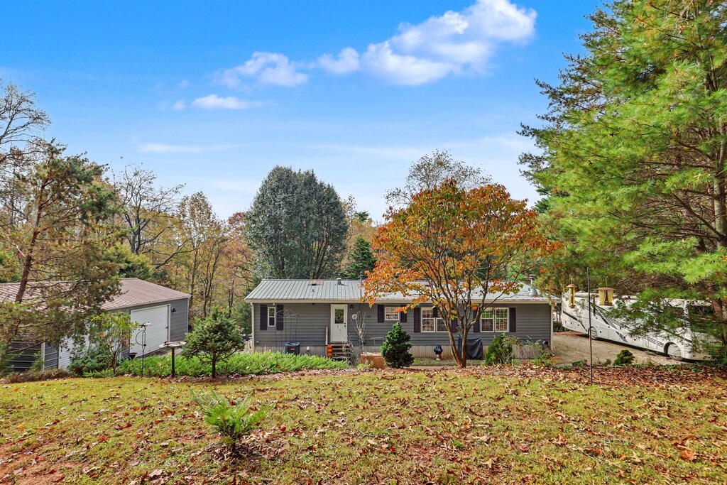 124 Spring Valley Ln