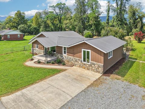 Photo of 55 Polk Street, Waynesville, NC 28786 (MLS # 26042392)