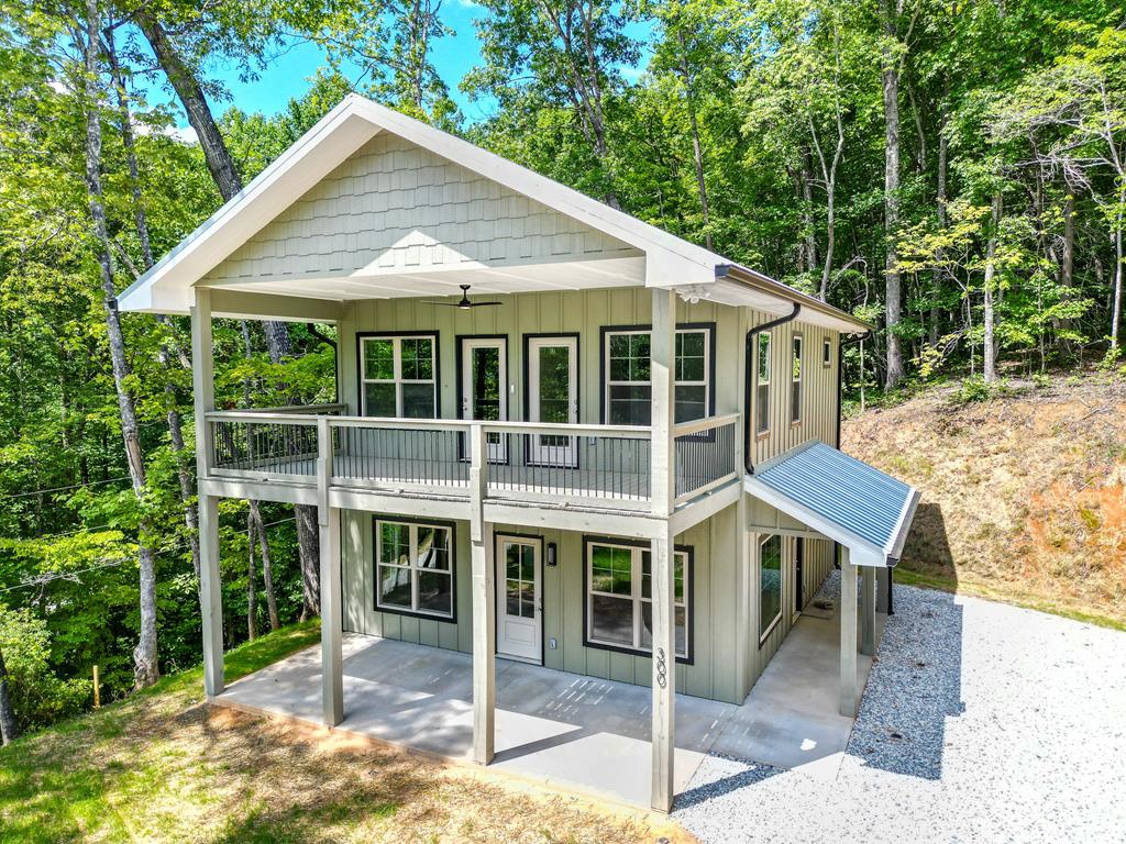 Photo of 300 Laurel Springs Dr, Bryson City, NC 28713 (MLS # 26047914)
