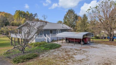 Photo of 54 S Old Prentiss Road, Franklin, NC 28734 (MLS # 26042521)