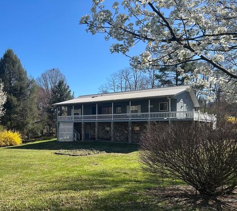 Photo of 54 S Old Prentiss Road, Franklin, NC 28734 (MLS # 26042521)