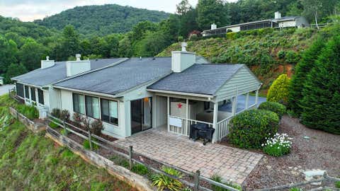 Photo of 25A Willow View Dr, Franklin, NC 28734 (MLS # 26047926)