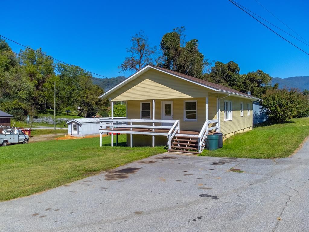 Photo of 19 Love Lane, Sylva, NC 28779 (MLS # 26042349)