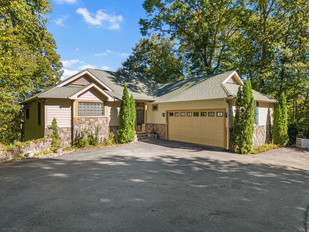 Photo of 84 Silverado Trail, Whittier, NC 28789 (MLS # 26048661)