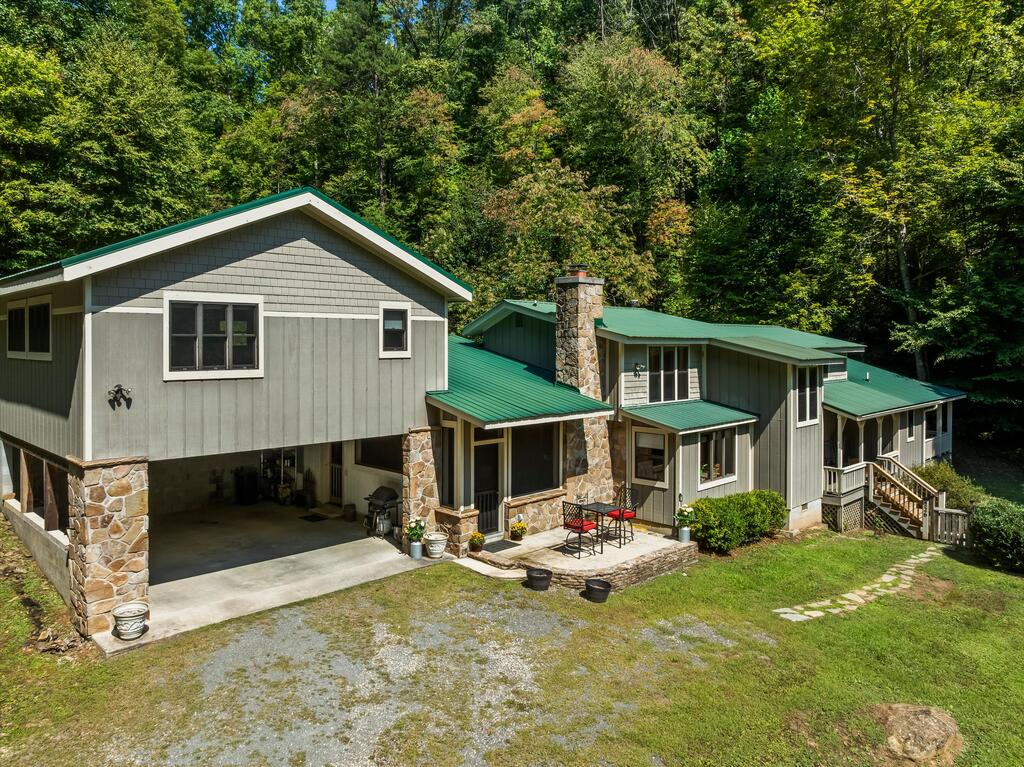 Photo of 137 Everet Jenkins Road, Robbinsville, NC 28771 (MLS # 26048536)