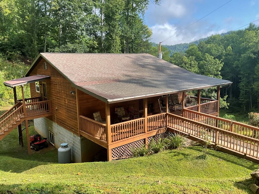 Photo of 146 Soap Stick Dr, Sylva, NC 28779 (MLS # 26040845)