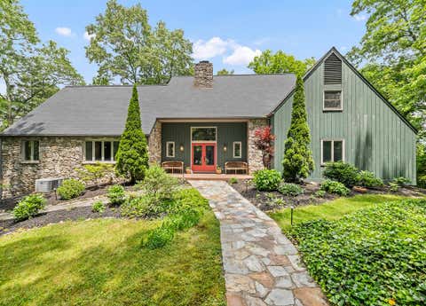Photo of 3091 Us Highway 441 S, Sylva, NC 28779 (MLS # 26047421)