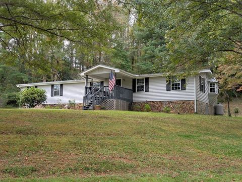 Photo of 1350 N Skeenah Rd, Franklin, NC 28734 (MLS # 26042832)