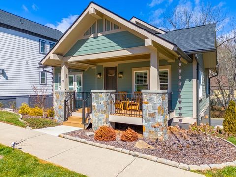 Photo of 23 Market St, Franklin, NC 28734 (MLS # 26046754)